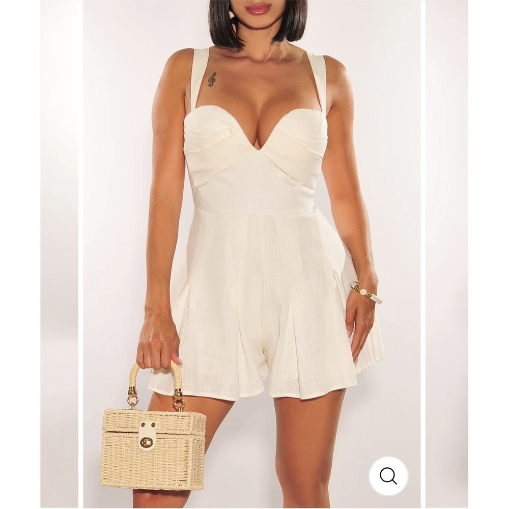 Luxxel Natural Linen Sweetheart‎ Romper Padded Bust Pleated Shorts Coastal Sz M